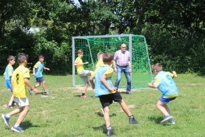 Erstes Fußballspiel mit den neuen Toren